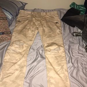 We in da desert wit deez tan camo balmains